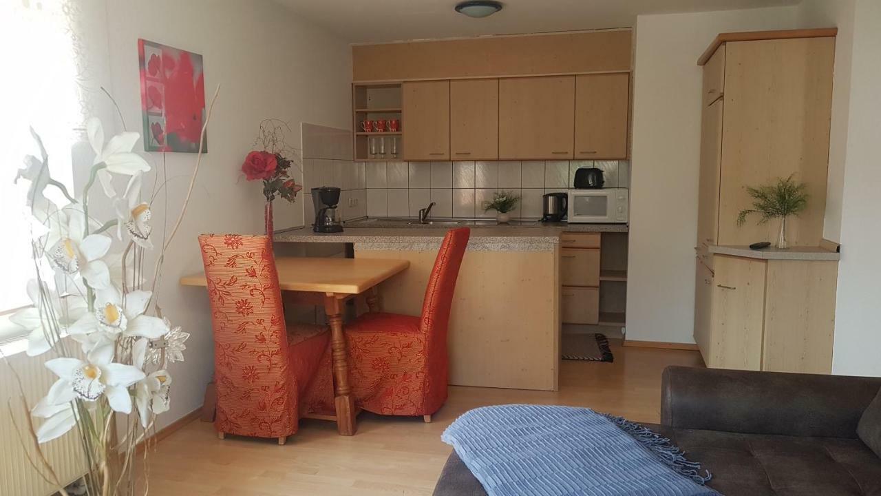 Pension Moserhaus Harburg  Buitenkant foto